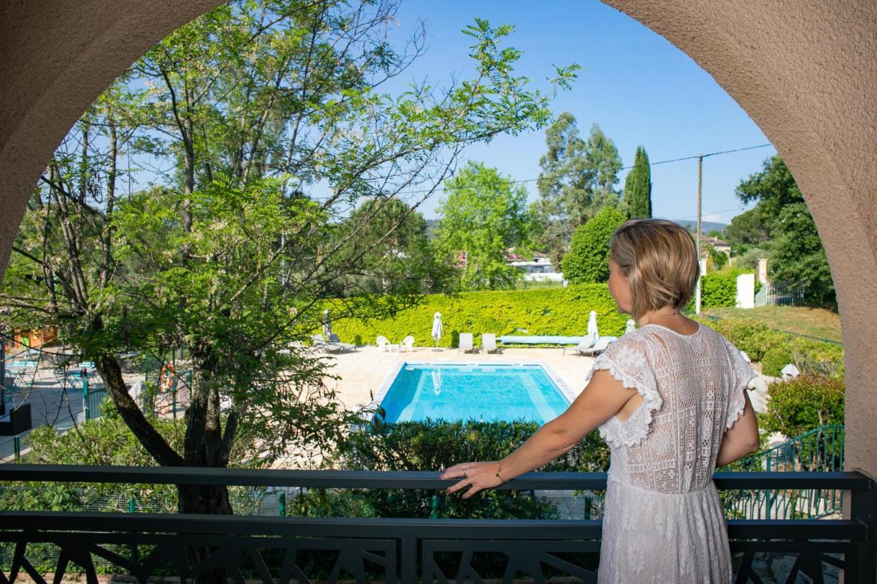 Le Clos Des Bruyeres Hotel Vallon-Pont-dʼArc Buitenkant foto